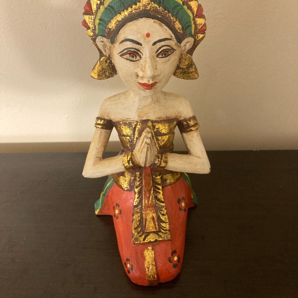 Hand Crafted Red and Green Decor Accents with Intricate Details